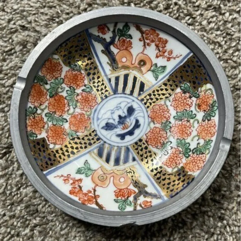 Vintage decorative Asian Hong Kong bowl
